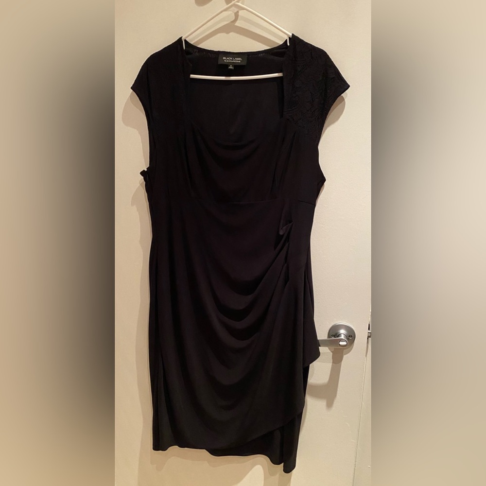 Elegant Women's Black Draped Sleeveless Dress